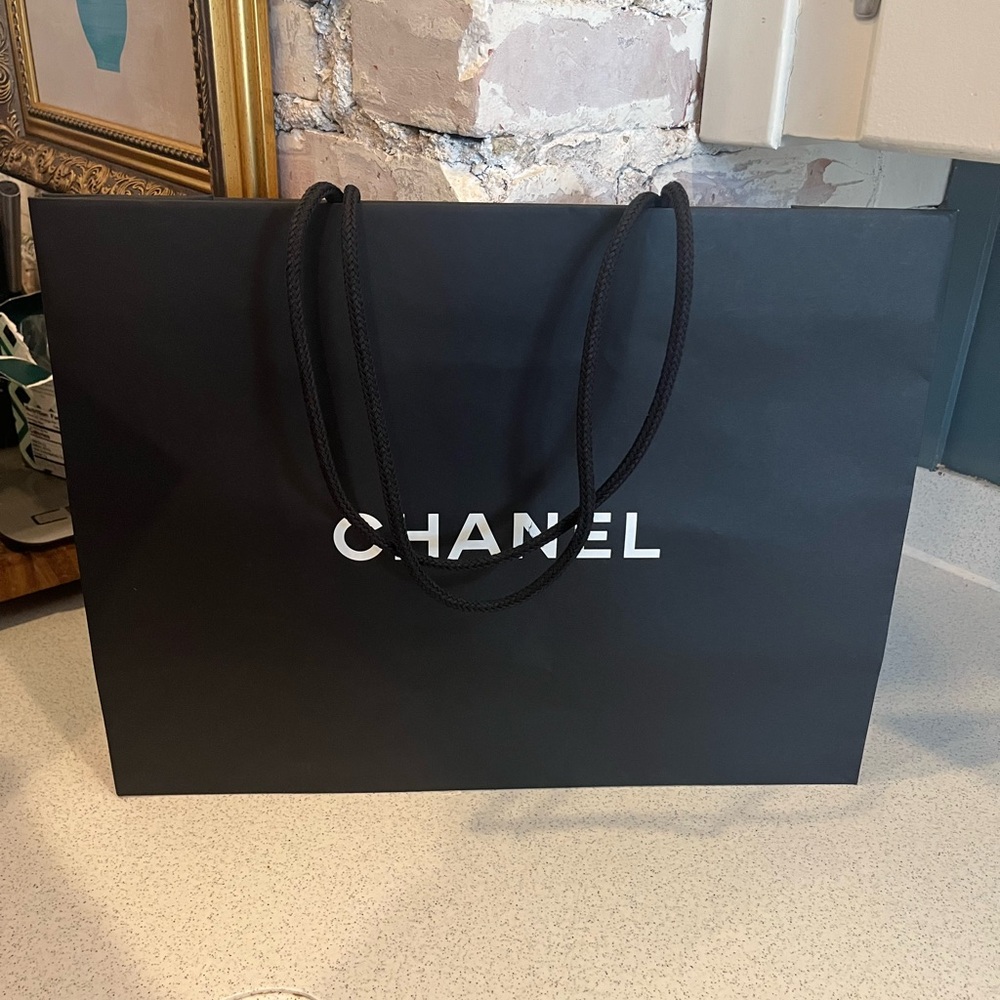 CHANEL Classic Black Shopping Bag